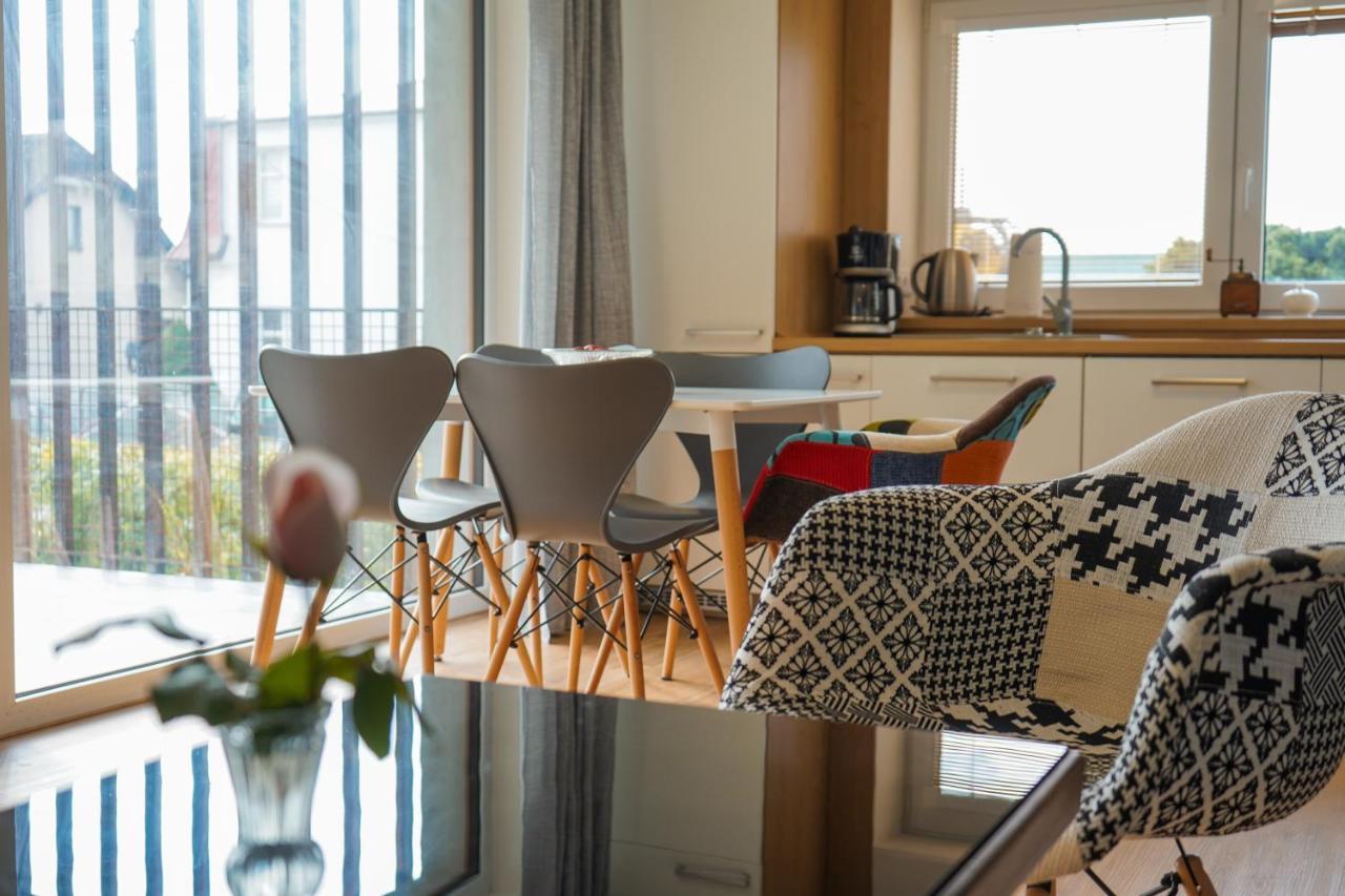 Vila Vekose - Apartman S Terasou A Zahradou Hradec Kralove Ngoại thất bức ảnh
